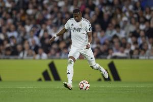 bob官方网站-皇马队内第二!32岁阿拉巴年薪2250万欧,ACL重伤后难返巅峰