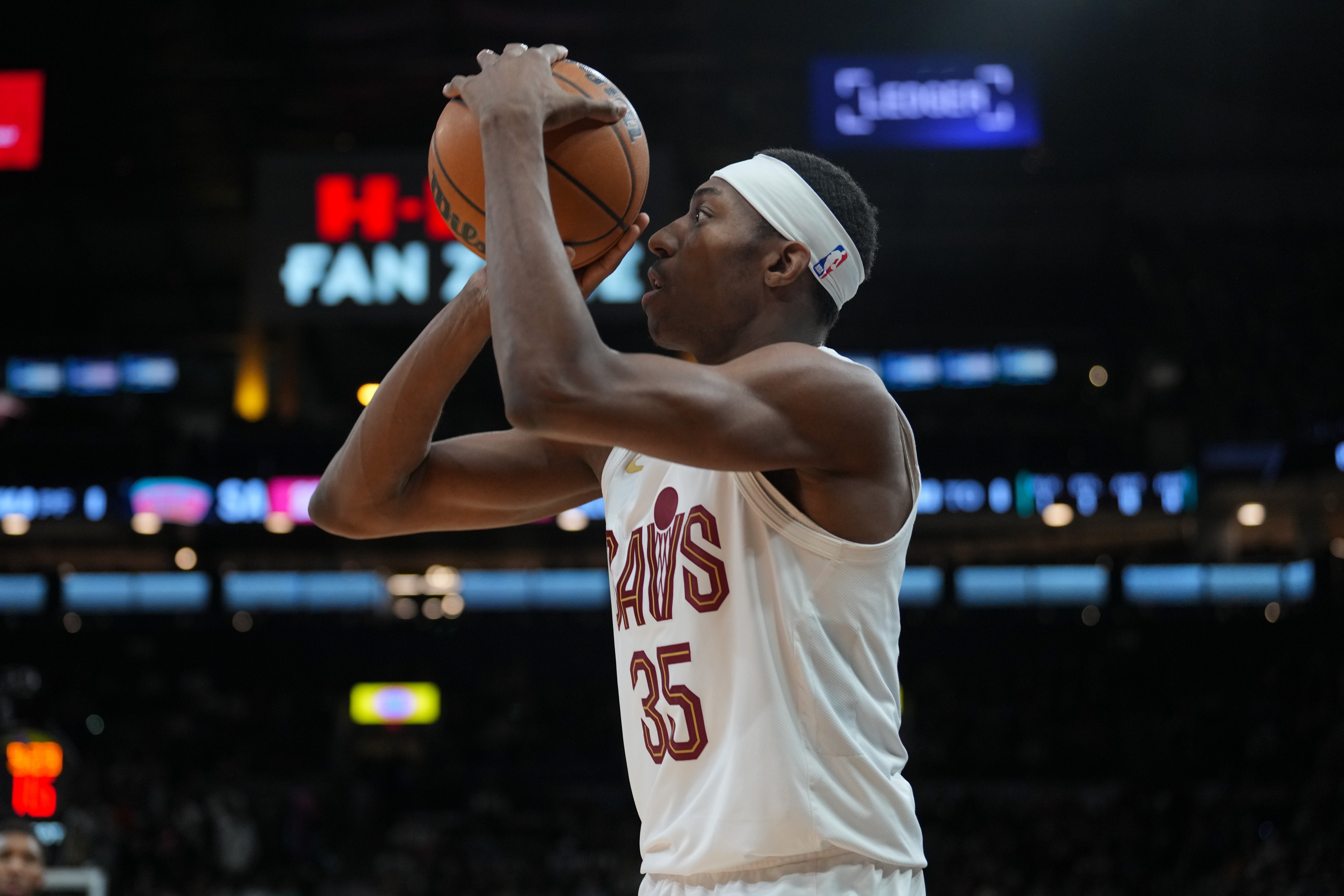 bob平台-今天我主攻！汤姆林砍生涯新高26分加8板5助 带领骑士8人上双收官